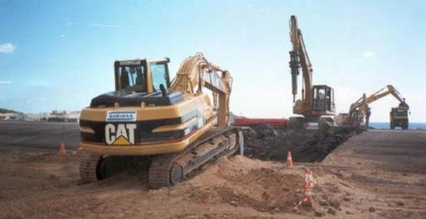 Caterpillar320 BLN de cadenas con usi de cazo y pica