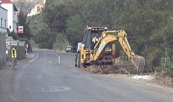 Cat 428  Retroexcarvadora mixta sobre neumáticos